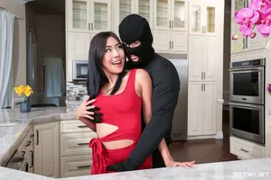sslong run Deluxe BitchA driving instructor fucked me over a mistake.mp4